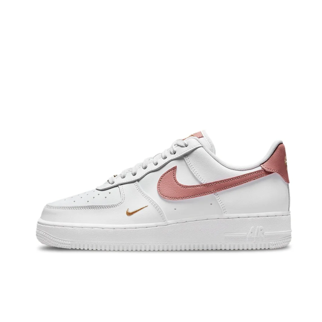 حذاء Nike Air Force 1 'O7 Esse - مراجعة Men Shoes Essentials وسعره