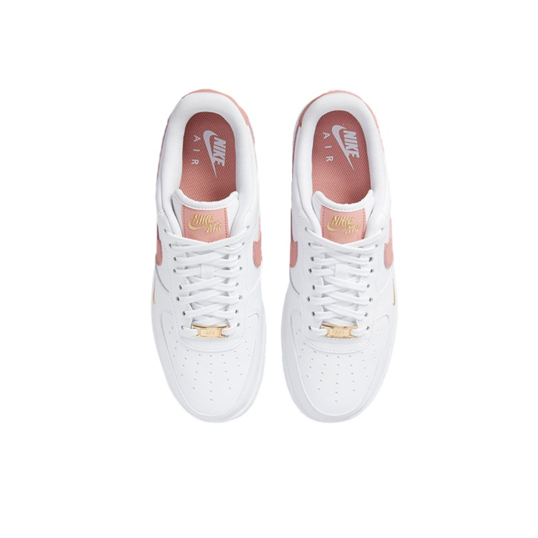 حذاء Nike Air Force 1 'O7 Esse - مراجعة Men Shoes Essentials وسعره